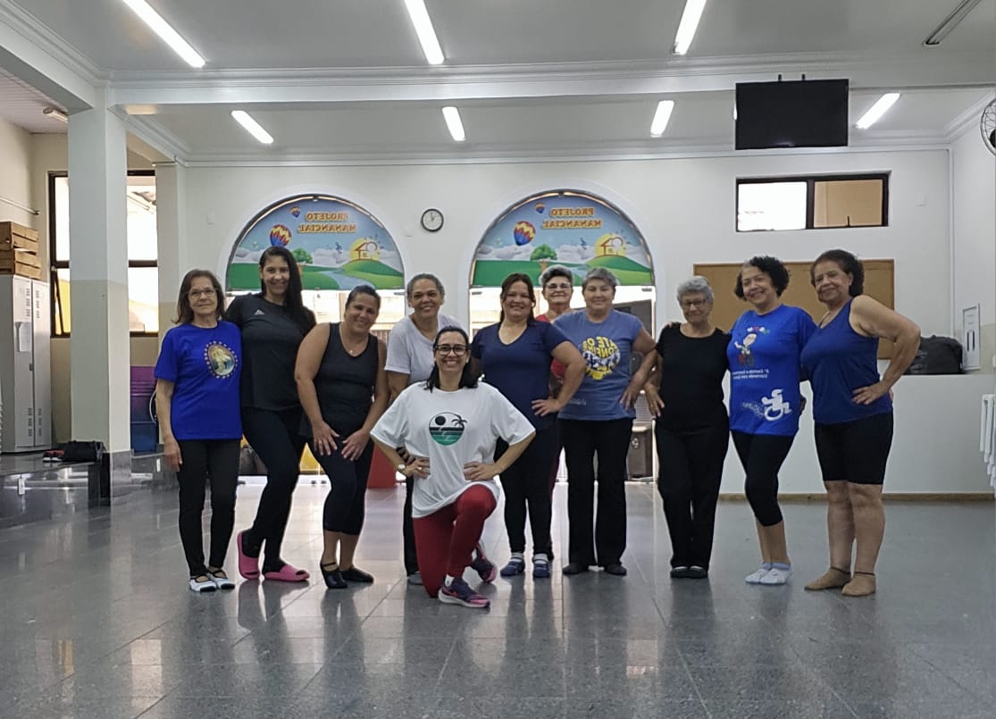 Aula de exercícios físicos no Projeto Manancial